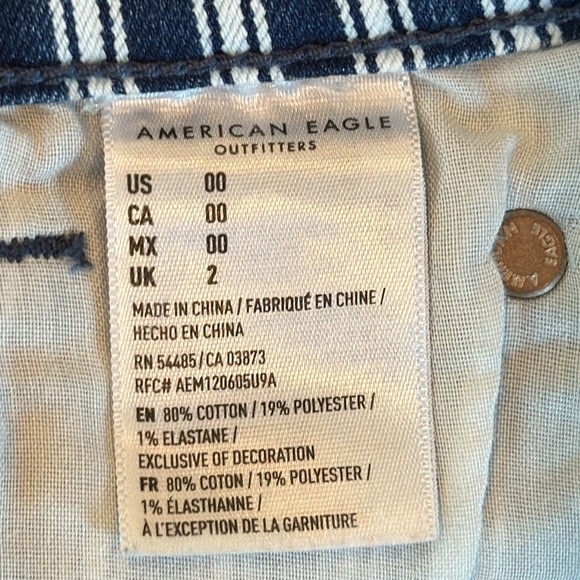 AMERICAN EAGLE • STRIPED HI-RISE SHORTIE • Size 00 Summer Shorts - Picture 8 of 11